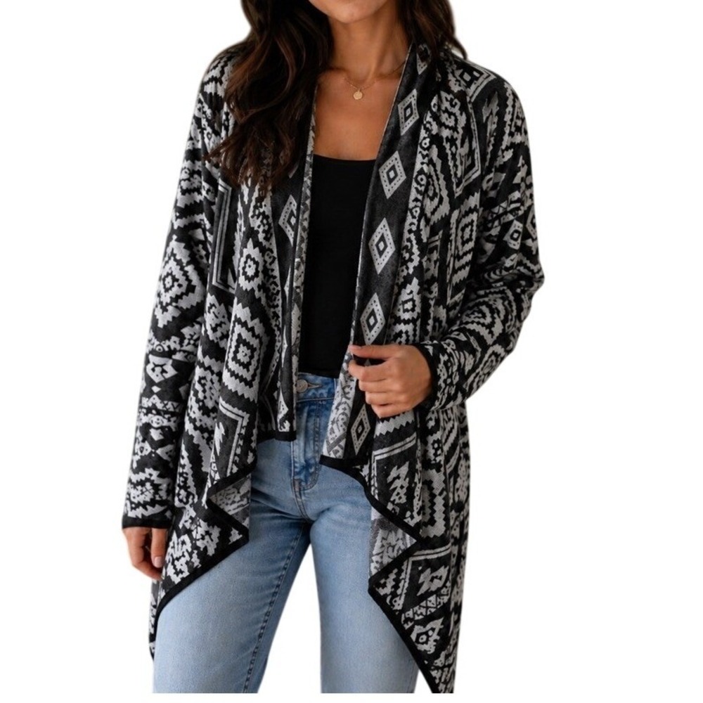 Max Jeans Women's 2X Black White Geometric Tribal Open Front Cardigan Sweater